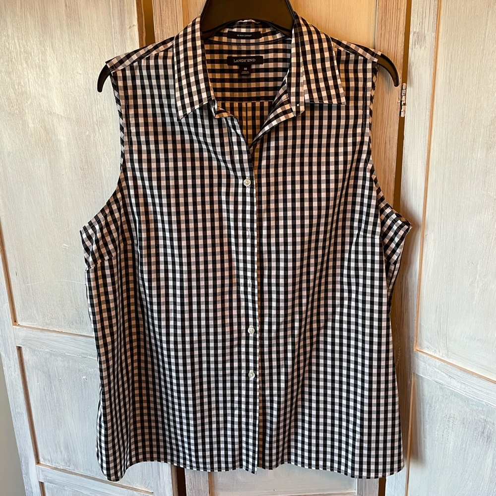 Sleeveless blouse